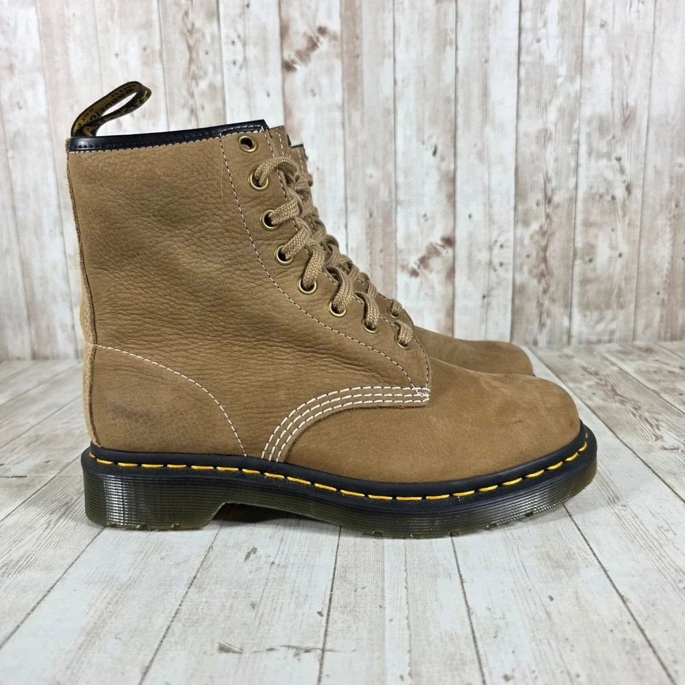 Dr Martens 1460 Tan Suede Leather Lace Up Boots Womens Size 6 M 7 L 31695